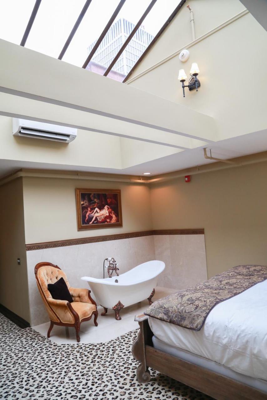The Detroit Club Hotel Bagian luar foto