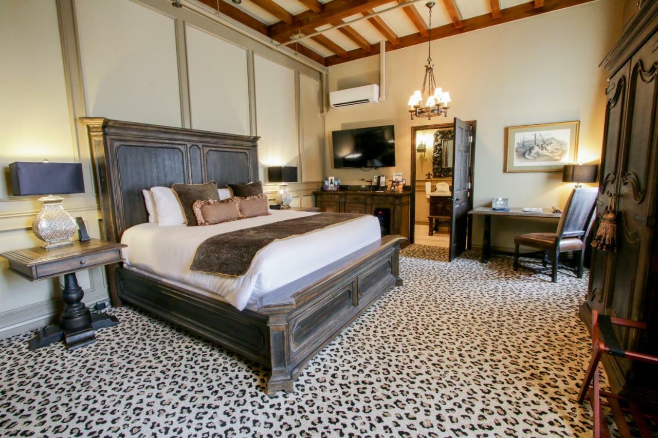 The Detroit Club Hotel Bagian luar foto