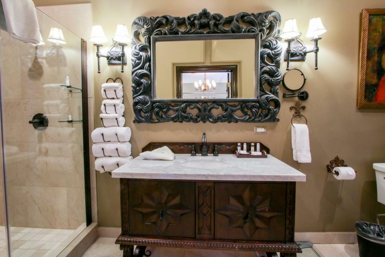 The Detroit Club Hotel Bagian luar foto
